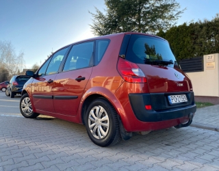 Renault Scenic 2007 skupiony w Poznaniu w dzielnicy Rataje